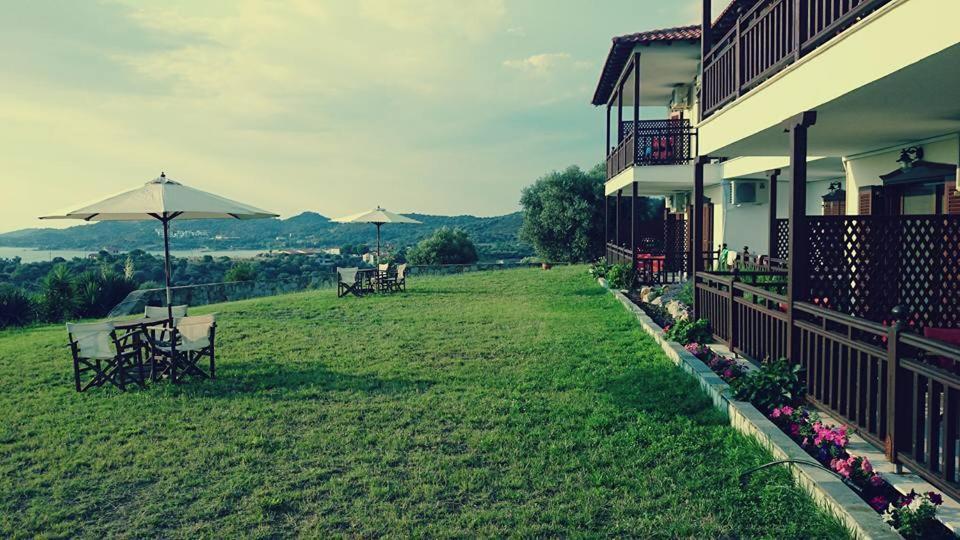 Studios Erotokritos Ammouliani Exterior photo