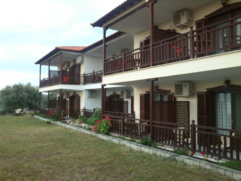 Studios Erotokritos Ammouliani Exterior photo