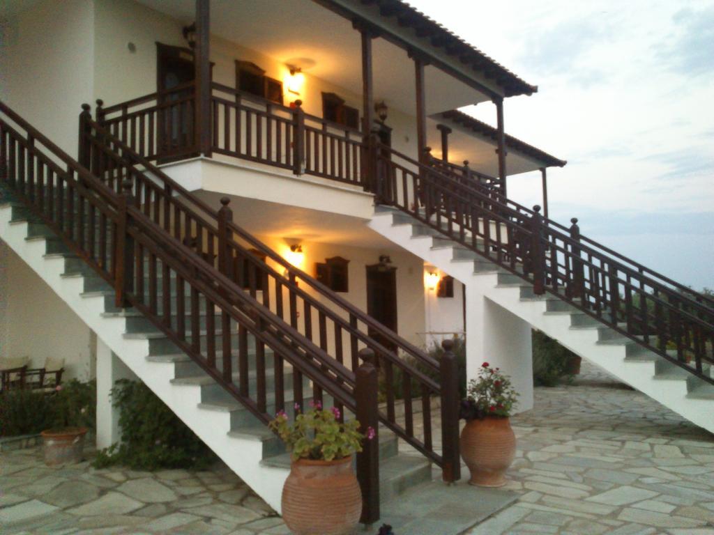 Studios Erotokritos Ammouliani Exterior photo