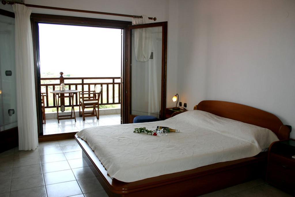Studios Erotokritos Ammouliani Room photo